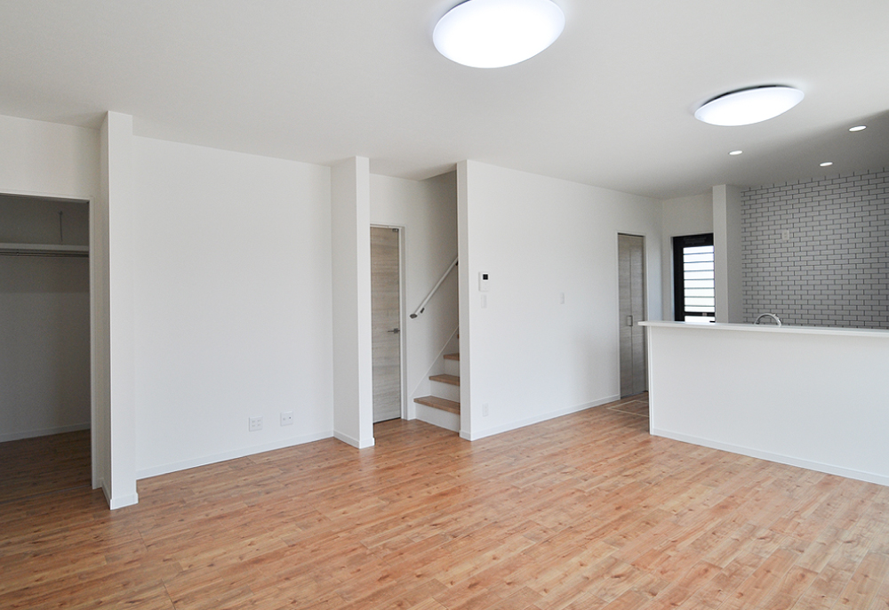 リビング中が見渡せる対面キッチン